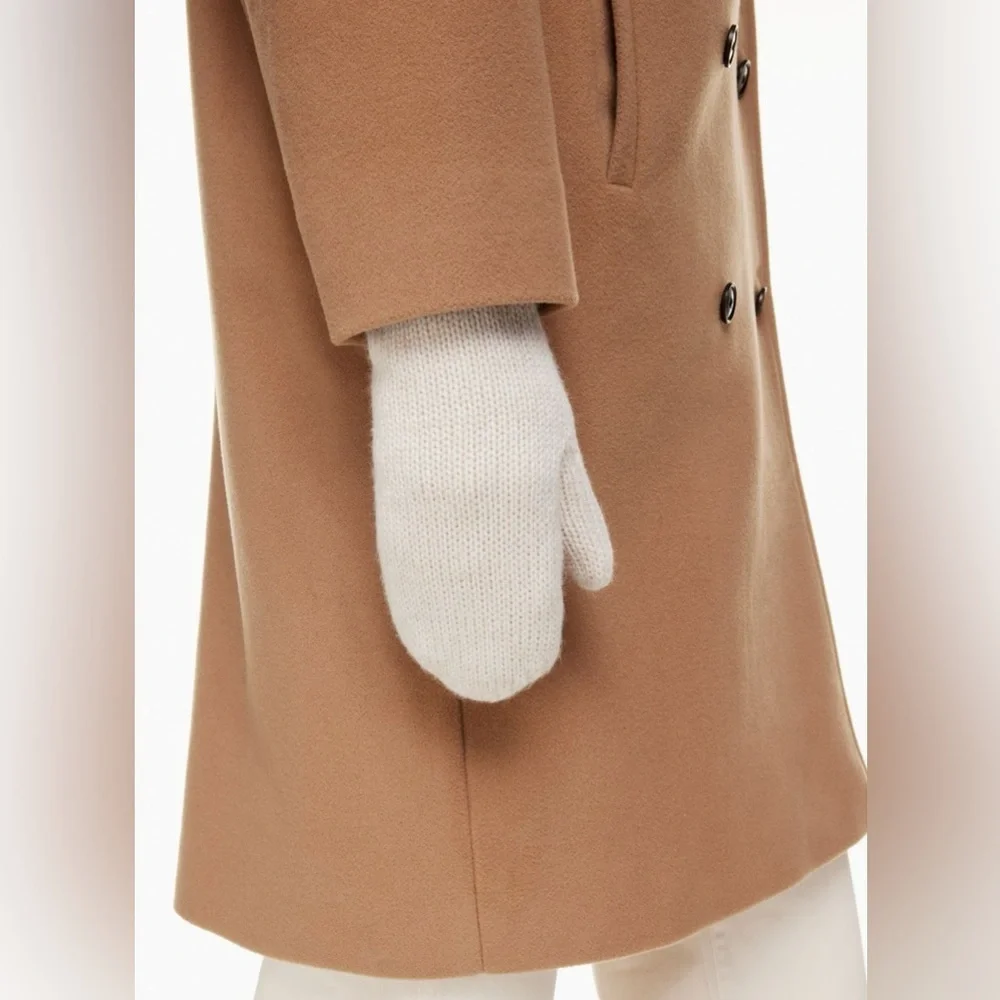 NEW Aritzia Lolo Mitten Main Character In soft Pink Rose Doux ONE SIZE